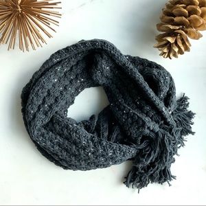 Gap midnight blue chunky knit scarf w/silver paint